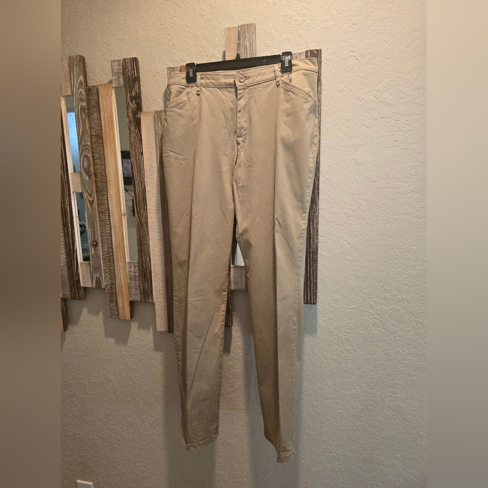 Lee Relaxed Fit Straight Leg Pants - Khaki